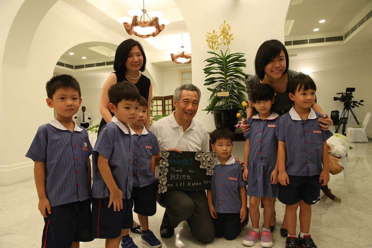 EtonHouse Children and teacher paying their last respects to Mr. Lee Kuan Yew with Mr. Lee Hsien Loong