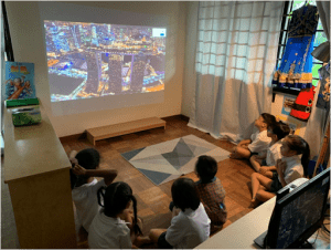 Students learing about the Singapore Flyer