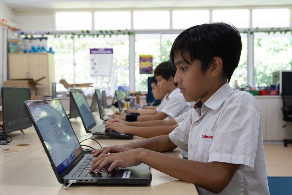 The Digital Dilemma: Finding Balance in Your Child&rsquo;s Screen Time